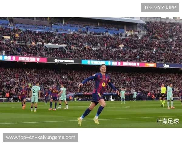 巴萨中场配合如诗，诺坎普再现足球美学